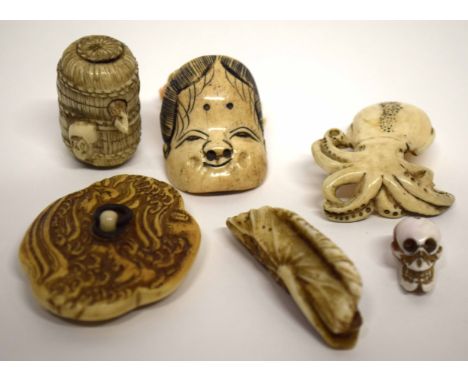 Group of netsuke and ivory carvings (qty)