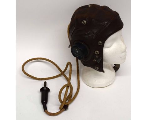WWII vintage leather flying helmet, ref no 10A/13466
