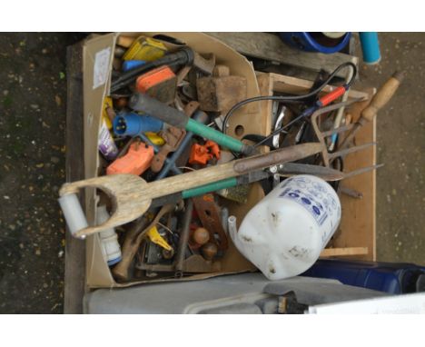 Two boxes of hand tools together with a fork, extending shears etc.