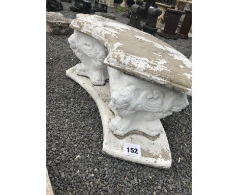 A curved garden bench, approx. 146cm