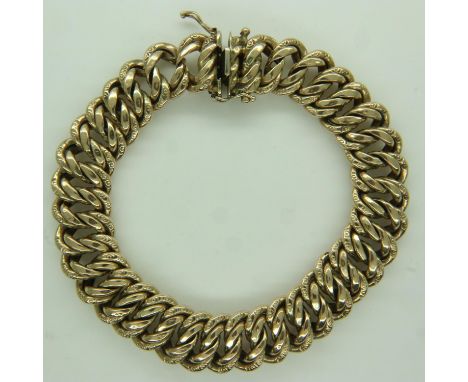 9ct gold bracelet with chased decoration, L: 22 cm, 27.9g. Clasp/clips working okay,  no repair work, slight scuffing/wear to