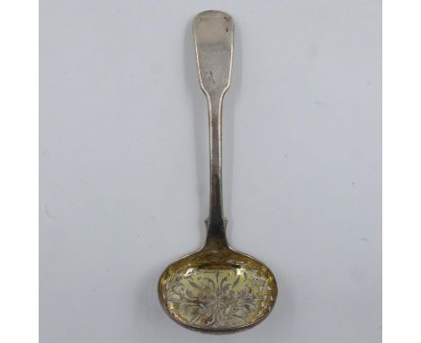 Georgian hallmarked silver sifting spoon with gilt washed bowl, 60g. UK P&amp;P Group 2 (£20+VAT for the first lot and £4+VAT