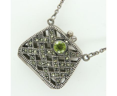 Continental silver pendant set with a single peridot, 19g. UK P&amp;P Group 1 (£16+VAT for the first lot and £2+VAT for subse