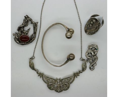 Mixed silver and white metal jewellery. UK P&amp;P Group 1 (£16+VAT for the first lot and £2+VAT for subsequent lots) 