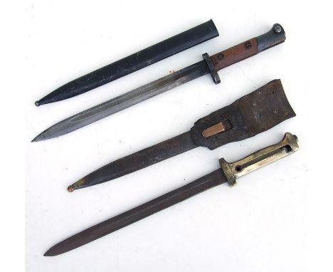 A 1915 pattern Italian Erzats bayonet and scabbard; together with a Czech VZ24 bayonet and scabbard (2).