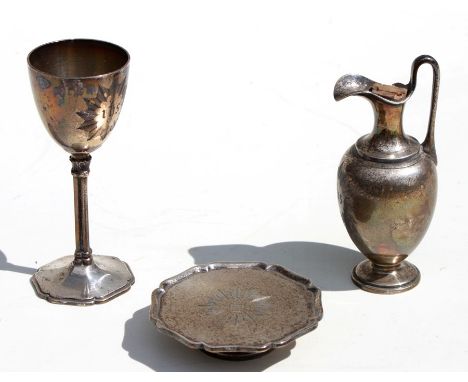 A Victorian silver three-piece Communion set of traditional form, Richard &amp; Charles Brown, London 1872, weight 153g, (3).