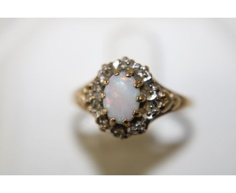 A vintage 9ct gold &amp; opal ring size l 1/2 