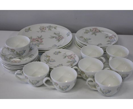 A Wedgewood "Star Flower" tea service 