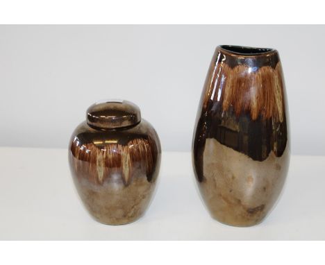 Two pieces of contemporary Poole potteryh26 & h19cm 