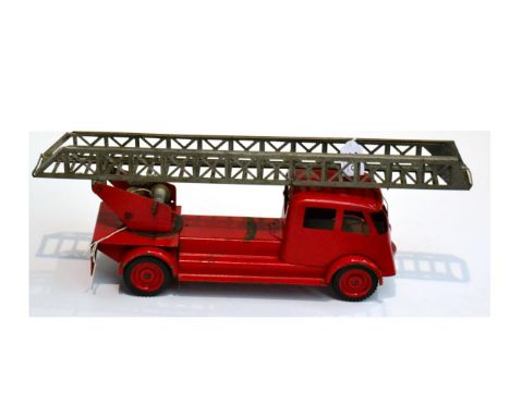 French/Belgium (?) Fire Engine push along with two piece ladder on turntable 19'', 48cm (G)