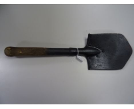 WW1 entrenching tool dated 1916