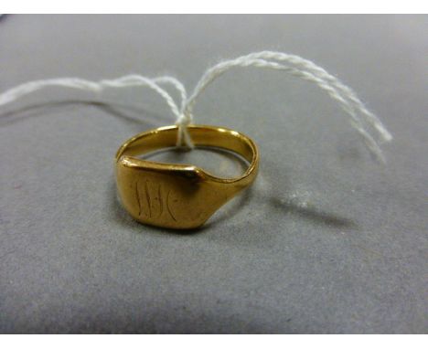 Yellow Metal Gents Signet Ring