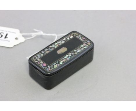 19th century Black Lacquered and Mother of Pearl Snuff Box