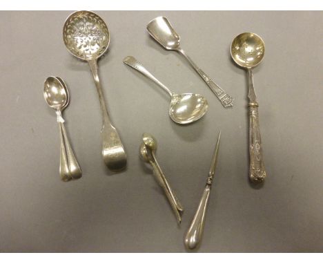 Silver Spoons - Pair Sheffield 1911 Joseph Rodgers Teaspoons; Pair Sheffield 1904 John Round & Sons Salt Spoons; Sheffield 19