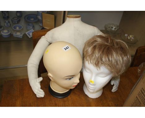 Mannequin and two heads