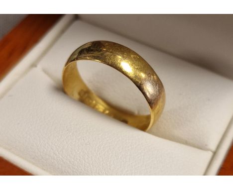 22ct Gold Wedding Band Ring, size R+0.5 &amp; 4.75g