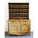A GOOD 18TH CENTURY FRENCH FRUITWOOD DRESSER, the upper section with three shelves with spindle