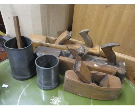 Woodworking tools to include four planes, a scriber and two pewter tankards 