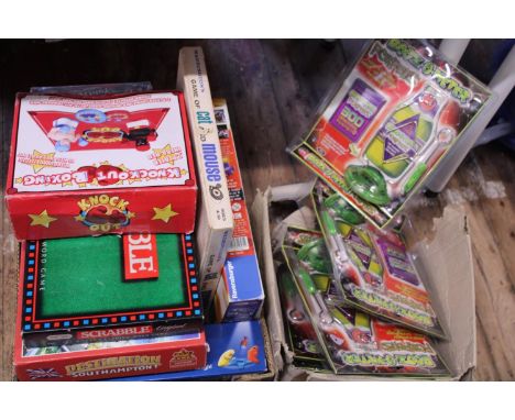 A selection of vintage &amp; new games etc 