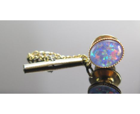 A 9ct Gold  and Opal Tie Pin, 3.31g gross 