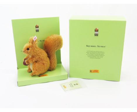 Steiff Squirrel Nutkin - Beatrix Potter 100 Years Anniversary 2004 White Tag Limited Edition, EAN 354304 - 15cm tall, boxed w