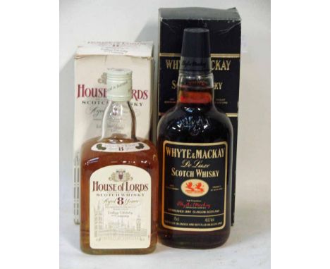 House of Lords De Luxe Blended Scotch Whisky aged 8 years, bottled by William Whiteley Pitlochry, one bottle, level to bottom