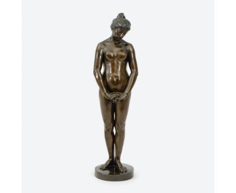 Robert Eduard Henze (Dresden 1827 - ebenda 1906). Weiblicher Akt. 1902. Bronze, braun patiniert. H. 62 cm. Sign.und dat. R. H