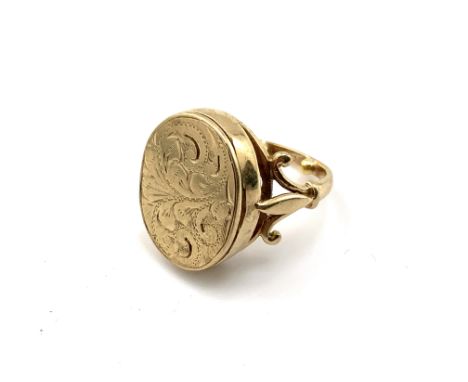 An edwardian 9ct gold poison/pill style ring. 5.9g (A)