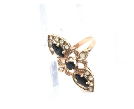 A Victorian style ring. Size K and 2.40g