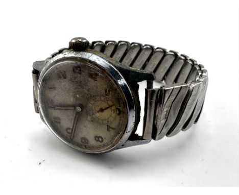 A vintage gents wristwatch. (A)