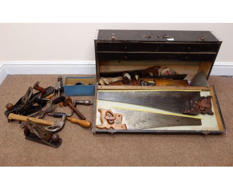 Vintage tool chest containing a quantity of high quality hand planes, a hand router, panels saw, tenon saw etc originally ret