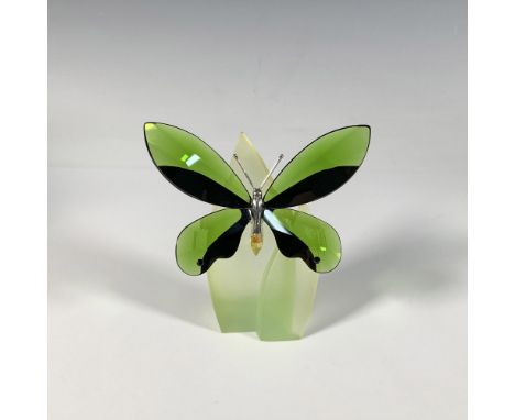 Part of the Exotic Butterflies collection, a lovely butterfly with green crystal wings and a sterling silver body. Swarovski 