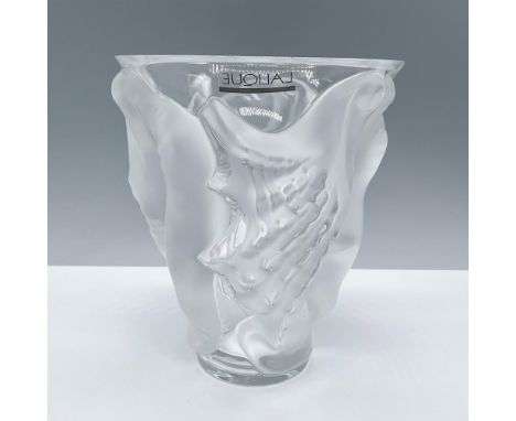 Beautiful clear crystal with thick frosted sculpted reliefs. Lalique engraved signature on base. This item has its original b