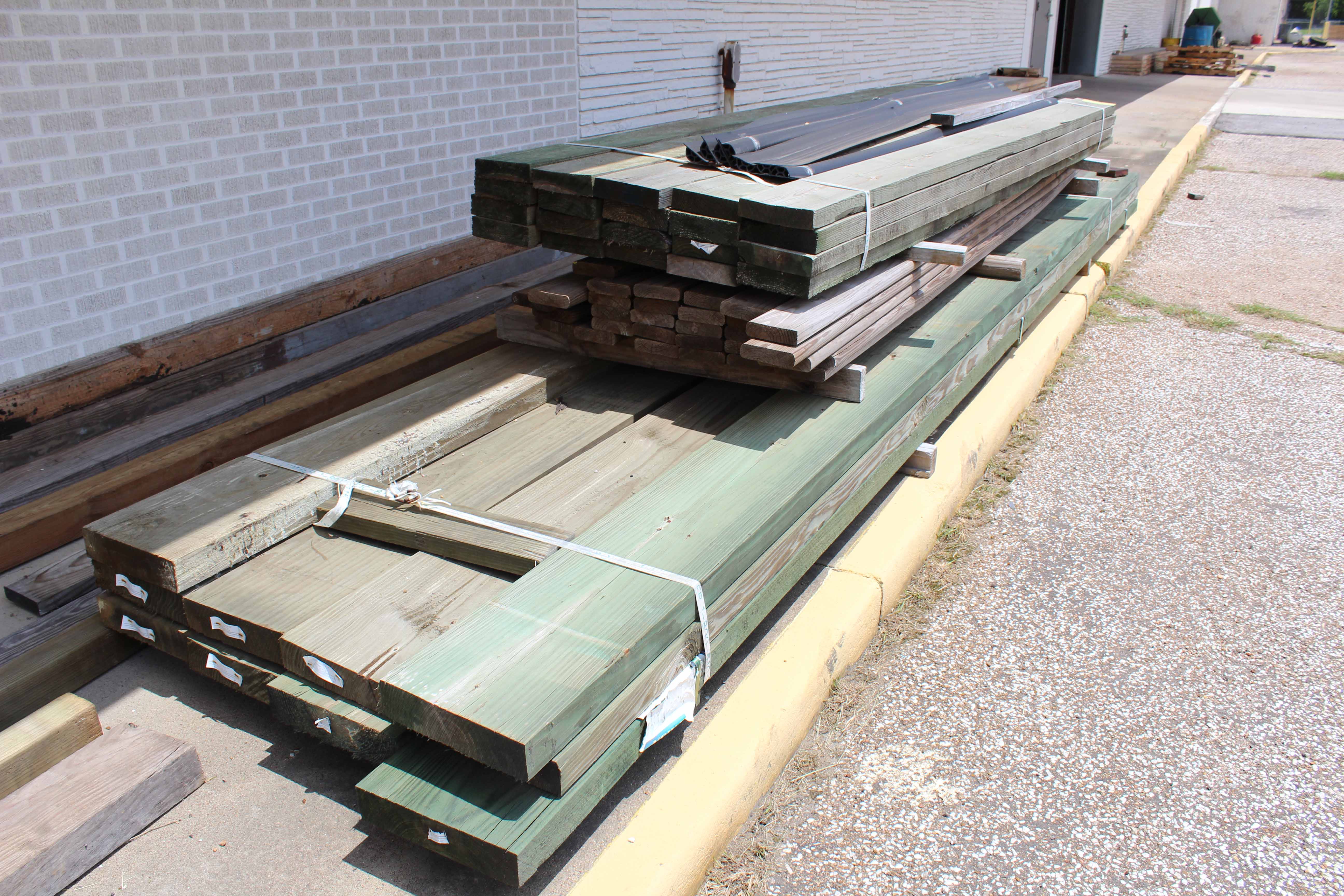 PRESSURE TREATED WOOD, Marine grade