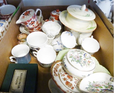 Aynsley 'Pembroke' lidded trinket dish, a heart-shaped trinket dish, a pair of Royal Worcester egg coddlers&nbsp;and assorted