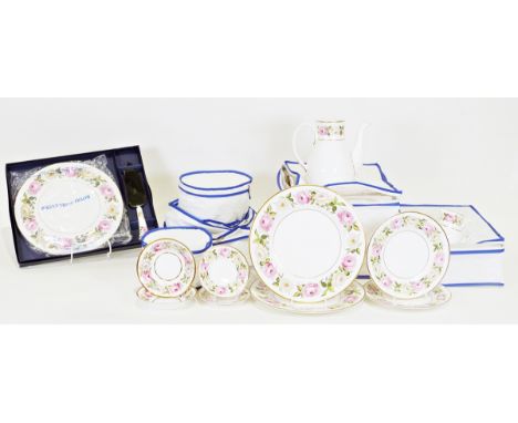 Royal Worcester 'Royal Garden' part dinner service&nbsp;  