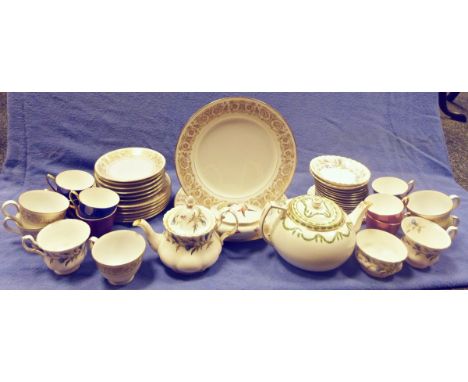 T Goode &amp; Co teapot, a pair of Noritake 'Raphael' dinner plates, Noritake 'Raphael' cups and saucers&nbsp;and various ass