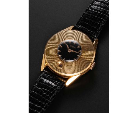 A RARE GENTLEMAN'S 18K SOLID ROSE GOLD UNIVERSAL GENEVE "DISCO VOLANTE" CALENDAR WRIST WATCHCIRCA 1950s, REF. 100110 1 WITH "