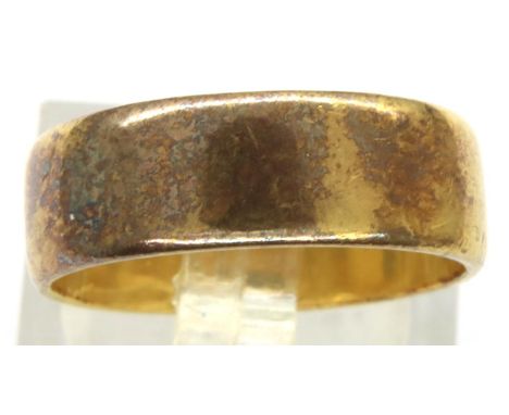 22ct gold wedding band, size K, 5.2g. P&amp;P Group 1 (£14+VAT for the first lot and £1+VAT for subsequent lots) 