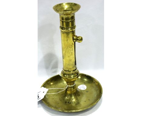 Brass Georgian candlestick with drip tray and side pusher, H: 20 cm. P&amp;P Group 2 (£18+VAT for the first lot and £3+VAT fo