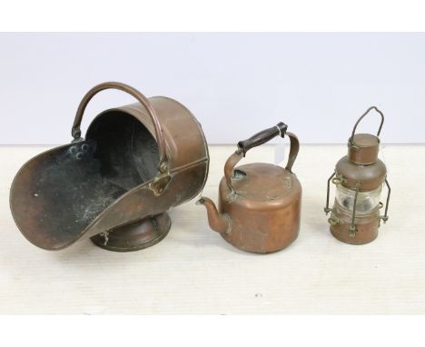 Copper selection to include kettle, helmet coal scuttle bucket, W 40cm and an anchor light lantern, H 26cm