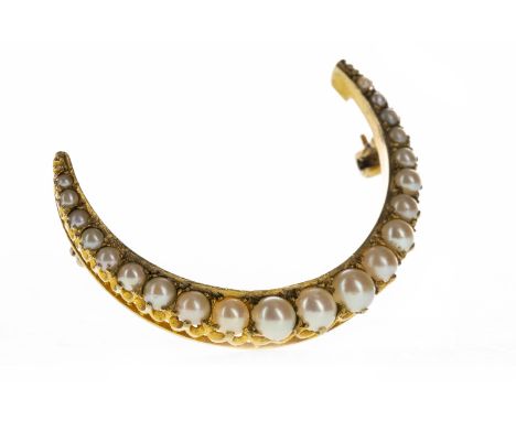 PEARL CRESCENT BROOCH, set with graduated split pearls, 36mm high, unmarked, 5.8g