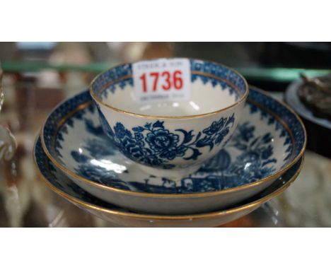 A Worcester first period fisherman pattern tea bowl and two saucers. 