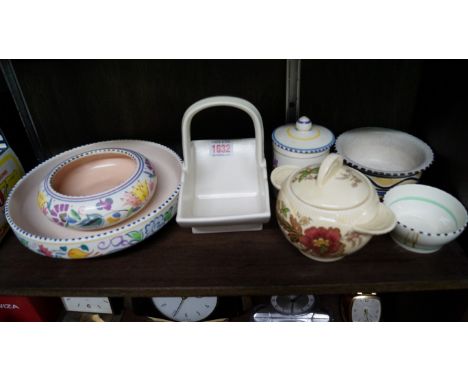 A small quantity of Poole pottery and similar. 