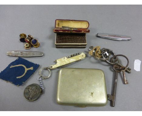Group of Small Collectables including Pen Knives, Cheroot Holder and Case, Vintage Keys, etc
