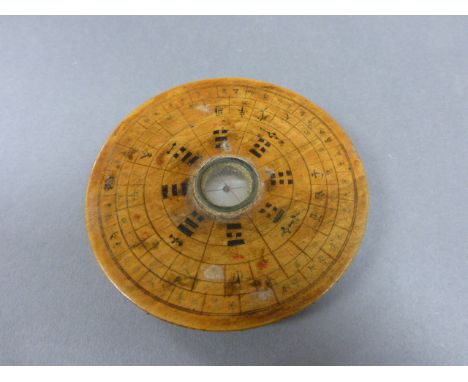 19th / Early 20th century Chinese Boxwood Circular Compass