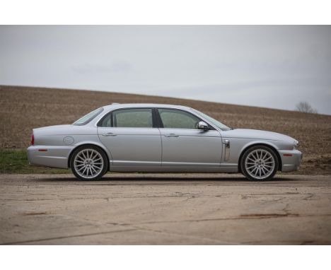SpecificationMake: DAIMLERModel: SUPER EIGHTYear: 2009Chassis Number: SAJCC86R88TH28804Registration Number: HY09 HPATransmiss