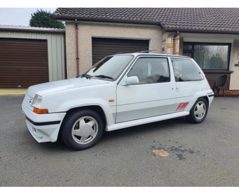 Really well-presented Phase II car with just over 70,000 miles from new.A well-cared-for example of the 122bhp Phase II facel