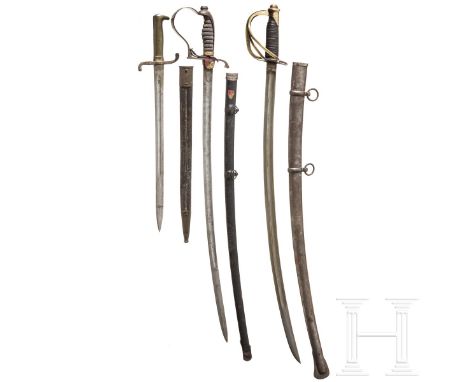 Drei Blankwaffen, 19./20. Jhdt.  Ein US-Säbel M 1860 für Mannschaften der Kavallerie als Sammleranfertigung mit schwerer Rück