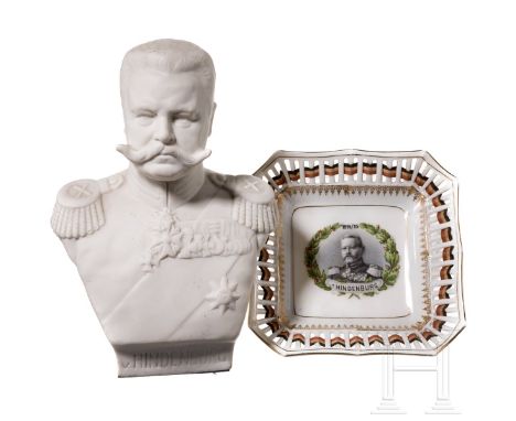 Generalfeldmarschall von Hindenburg - Büste und Schale, 1. Hälfte 20. Jhdt.  Vollplastische Büste aus Bisquit-Porzellan in Un